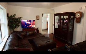 Near Chiefs And Royals Stadium - 4 Beds